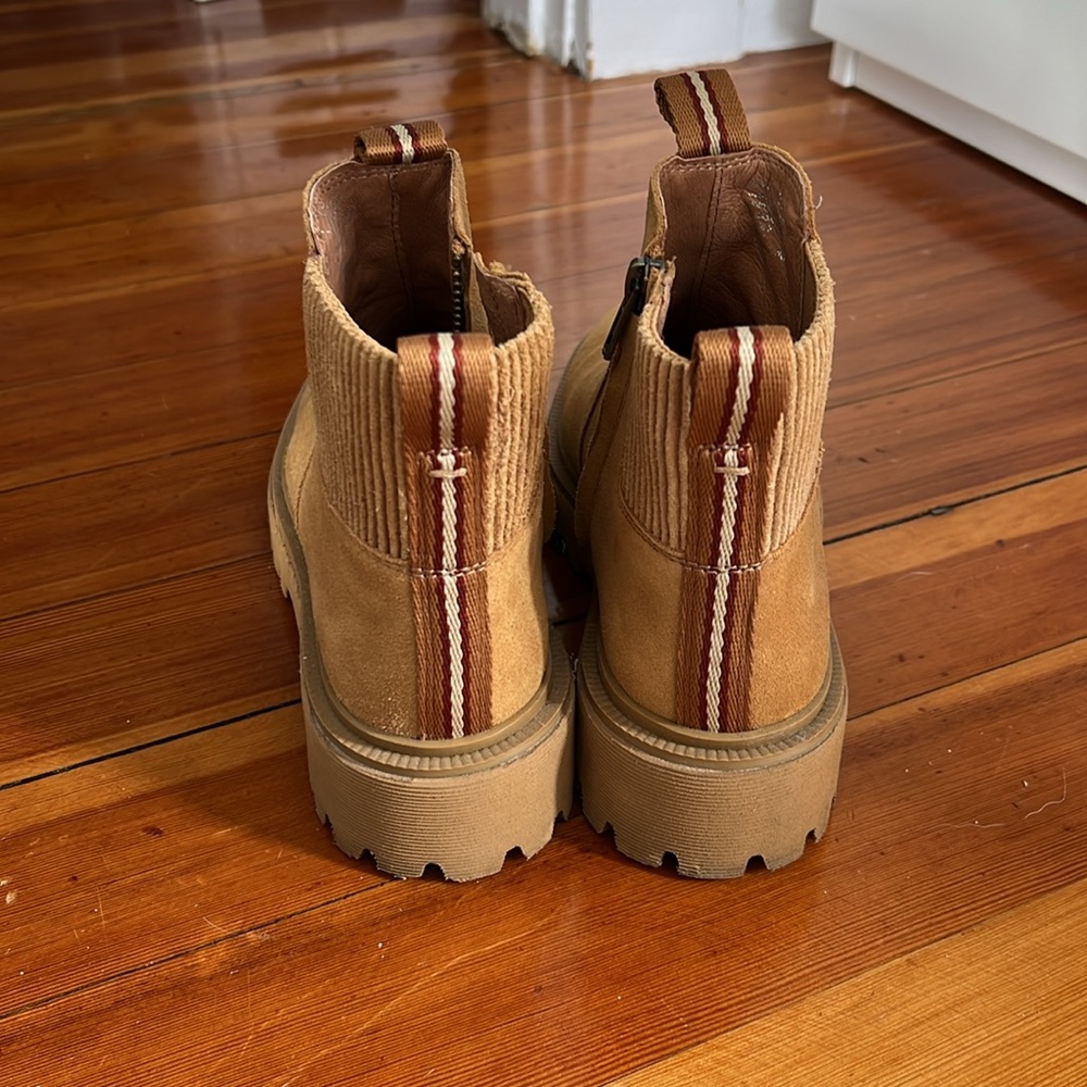 Madewell Tan Suede Chelsea Lug Ankle Boots - Picture 3 of 5